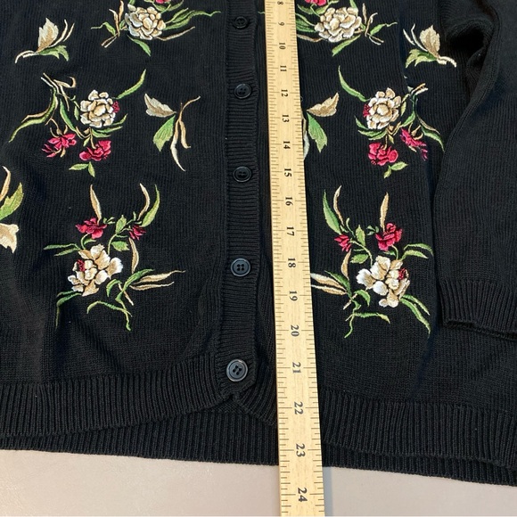 Vintage Alfred Dunner Black Cardigan with Floral Embroidery Women Medium - Picture 3 of 3